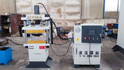 小型四柱三梁液壓機