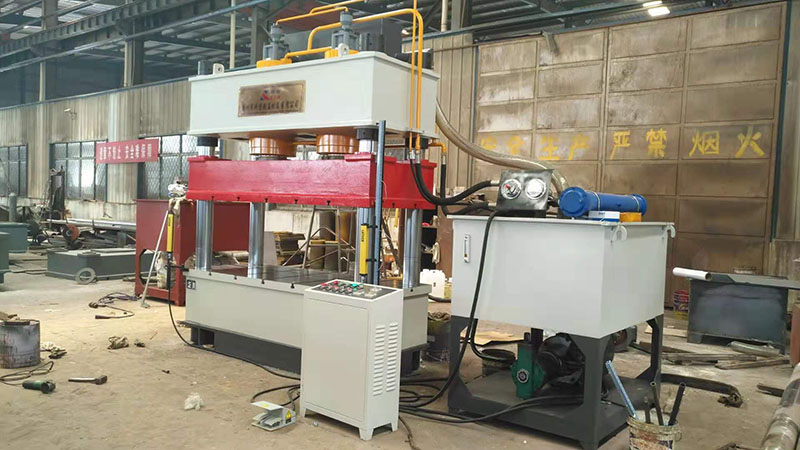 非標定制315t雙缸大臺面四柱液壓機